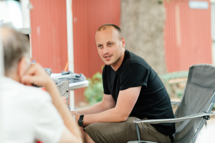 Henk Pretorius directs and co-writes Leading Lady, a romantic comedy about a British actress who asks a Free State Farmer to prepare her for a role.
